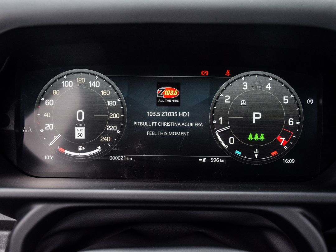 2025 Land Rover Defender 110 P400 X-Dynamic SE, Toronto, Cash