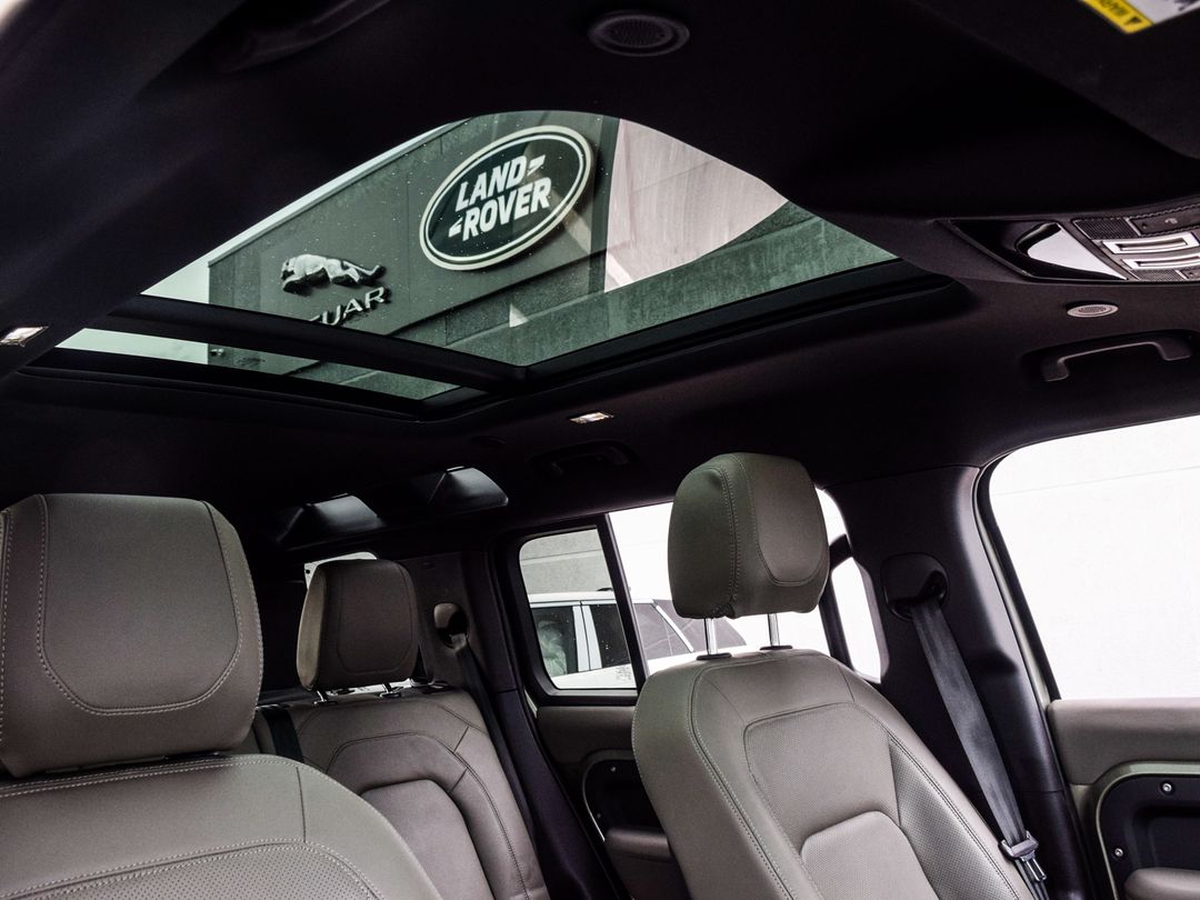 2023 Land Rover Defender 110 S, Toronto, Cash