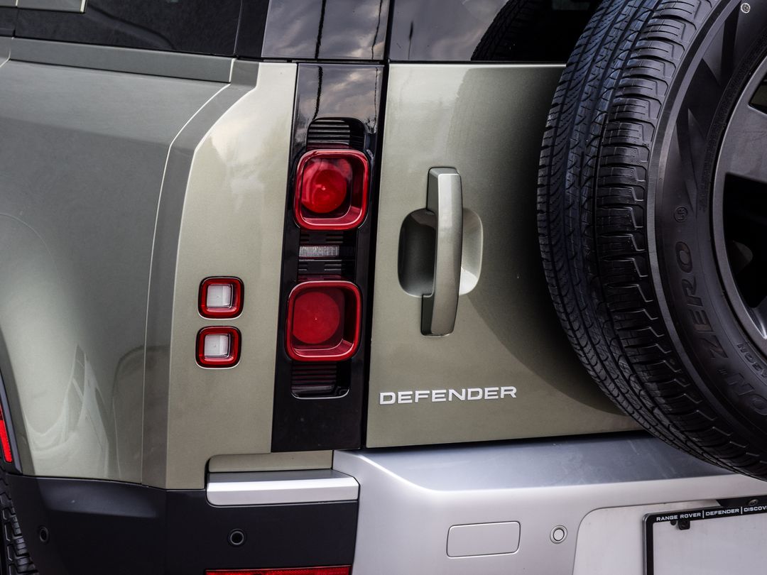 2023 Land Rover Defender 110 S, Toronto, Cash