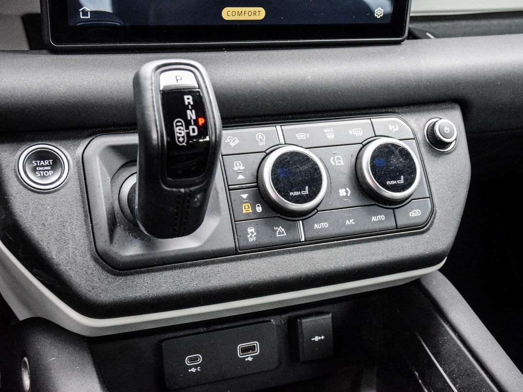 2021 Land Rover Defender 110 S, Toronto, Cash
