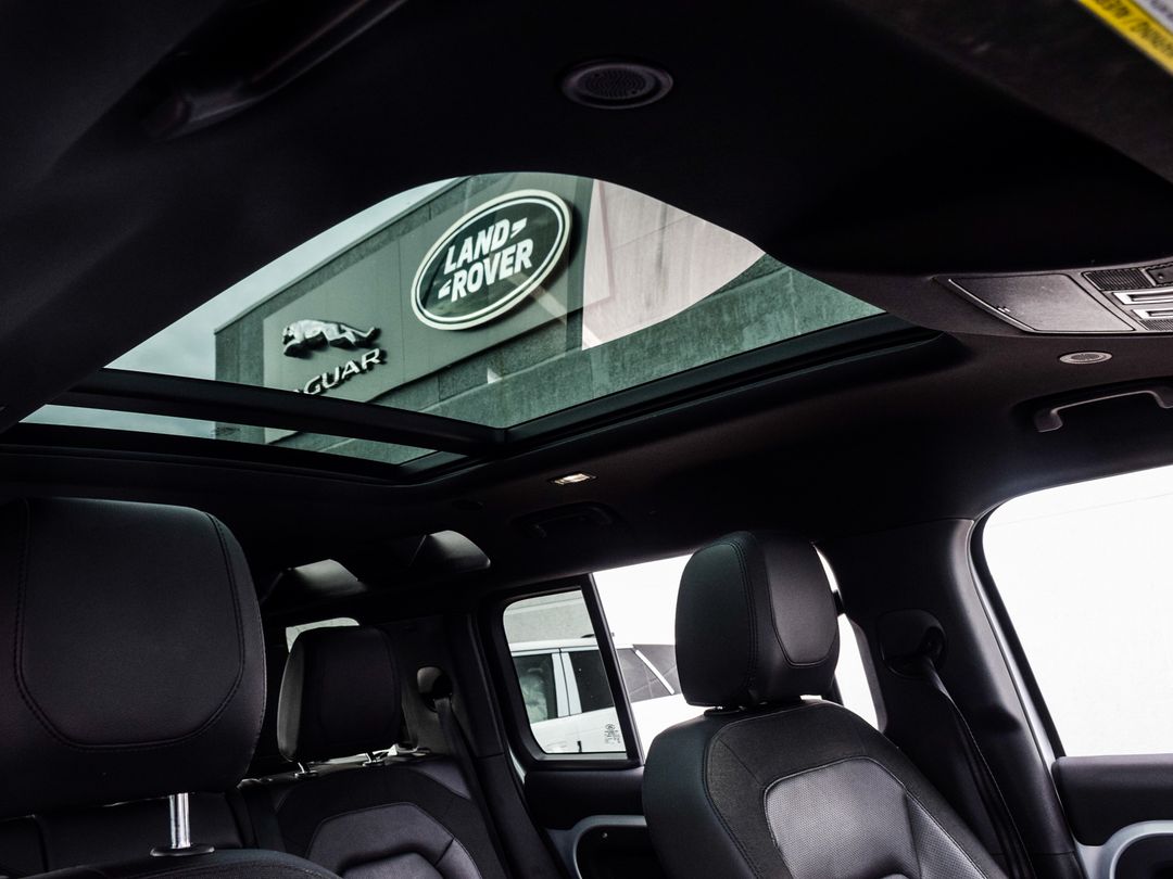 2021 Land Rover Defender 110 S, Toronto, Cash