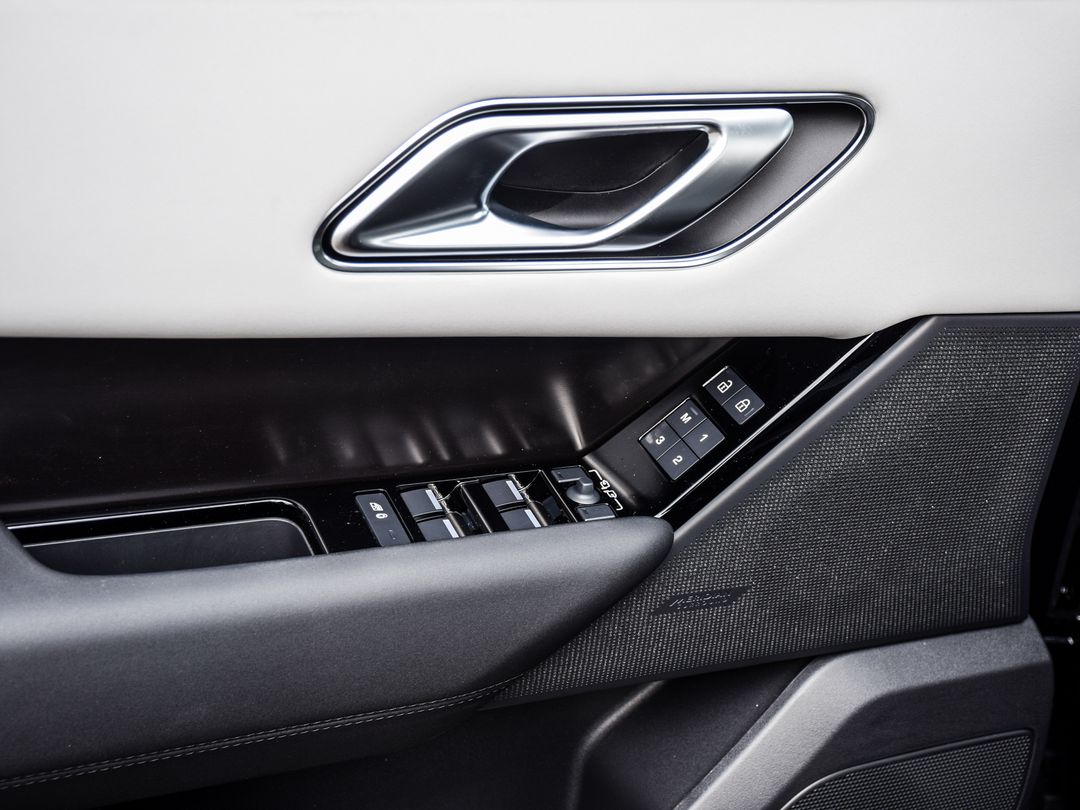 2026 Land Rover Range Rover Velar P340 Dynamic SE, Toronto, Cash