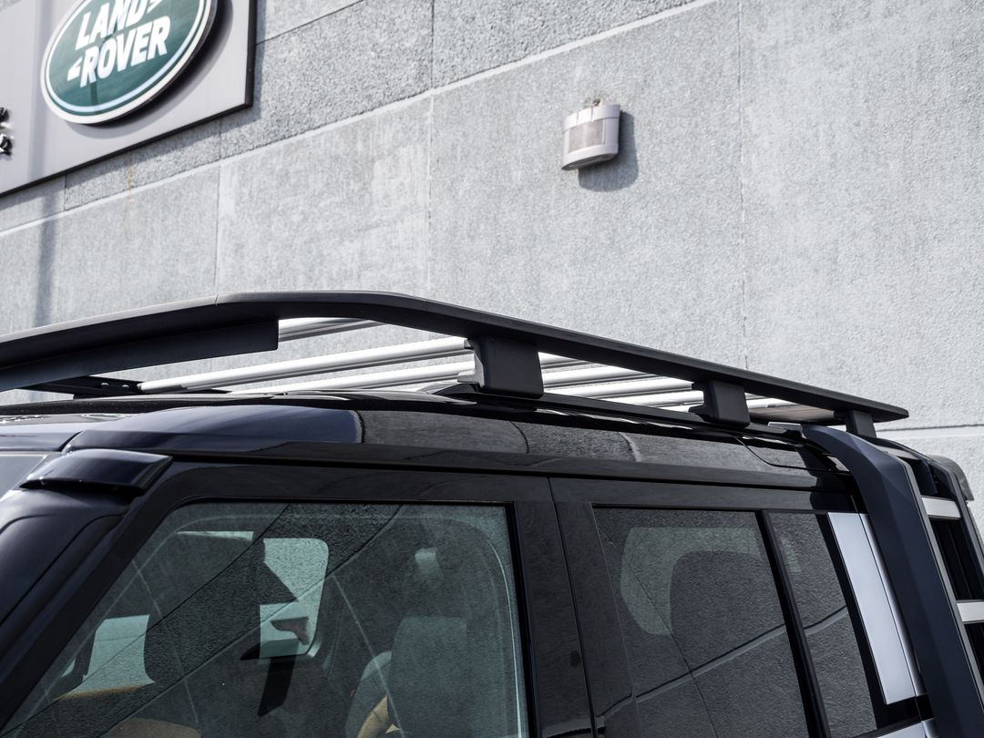 2024 Land Rover Defender 110 P400 X-Dynamic SE, Toronto, Cash
