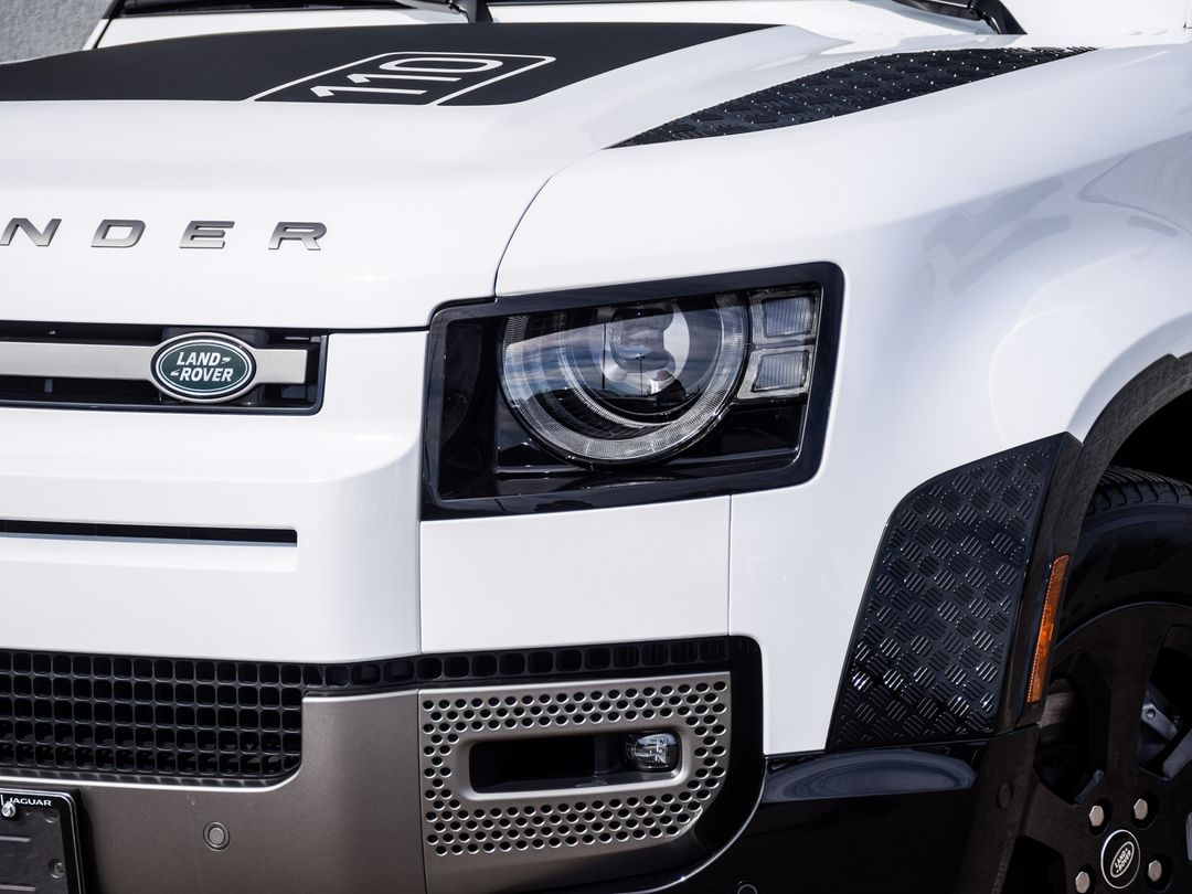 2024 Land Rover Defender 110 P400 X-Dynamic SE, Toronto, Cash