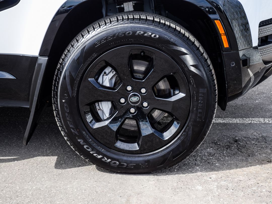 2024 Land Rover Defender 110 P400 X-Dynamic SE, Toronto, Cash