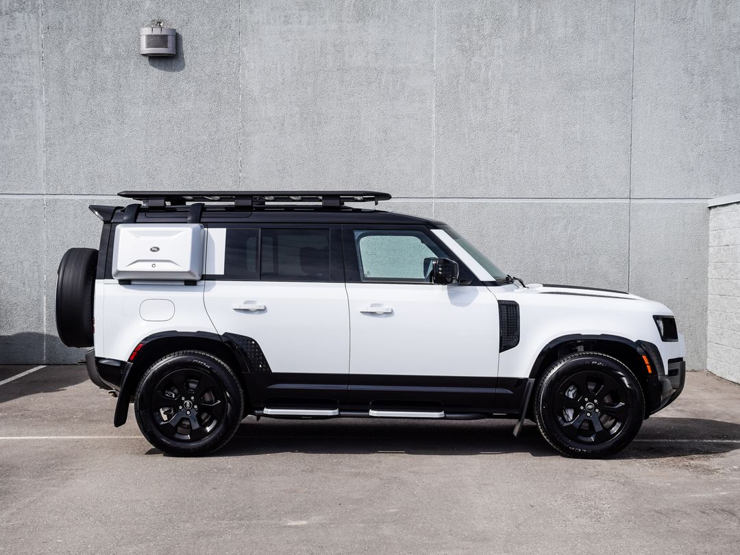 2024 Land Rover Defender 110 P400 X-Dynamic SE, Toronto, Cash