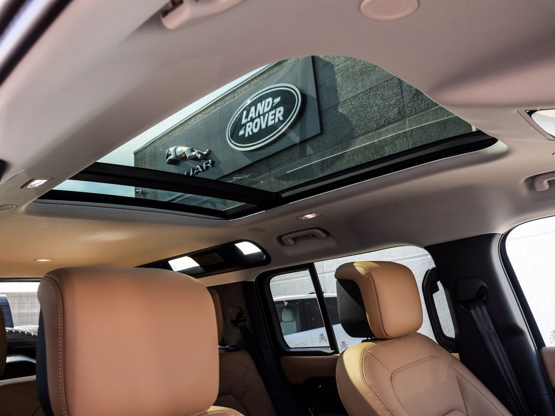 2025 Land Rover Defender 110 P300 S, Toronto, Cash