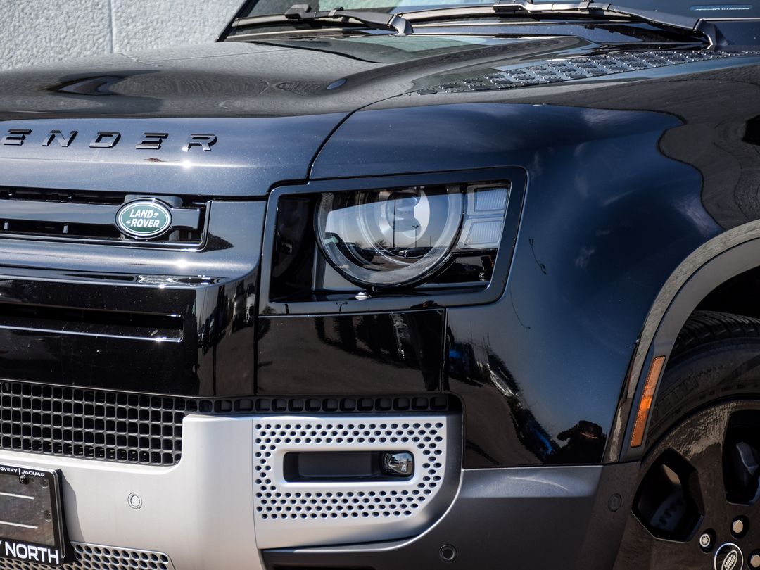2025 Land Rover Defender 110 P300 S, Toronto, Cash