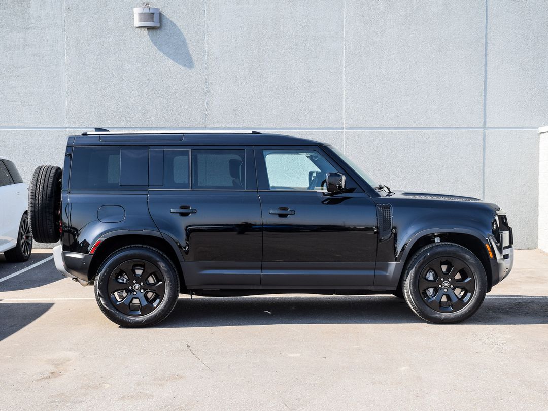 2025 Land Rover Defender 110 P300 S, Toronto, Cash