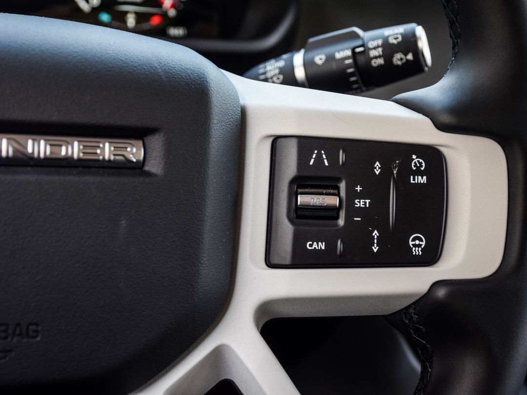 2025 Land Rover Defender 110 P300 S, Toronto, Cash