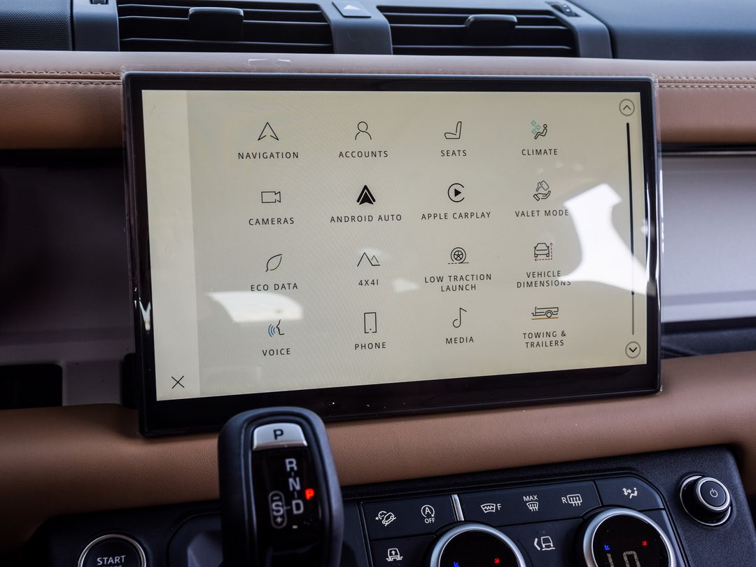 2025 Land Rover Defender 110 P300 S, Toronto, Cash