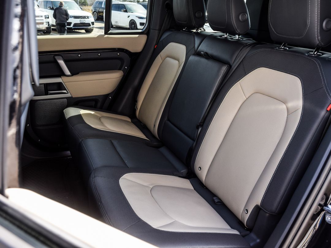2024 Land Rover Defender 110 P400 X-Dynamic SE, Toronto, Cash