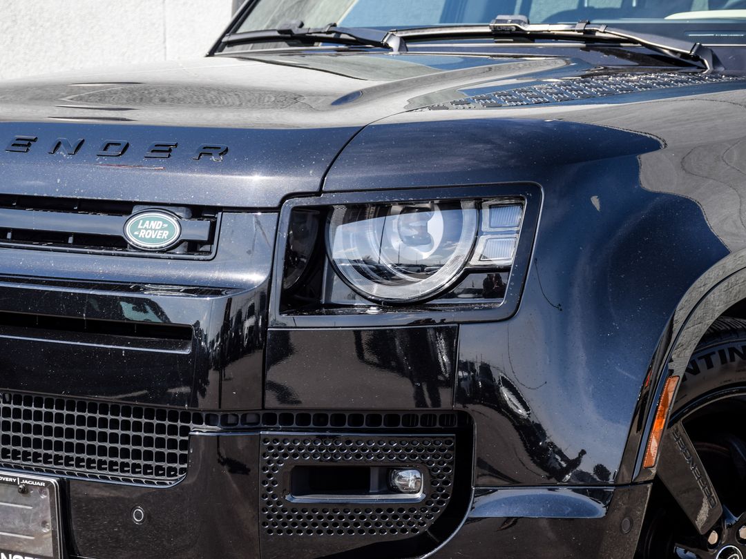 2024 Land Rover Defender 110 P400 X-Dynamic SE, Toronto, Cash