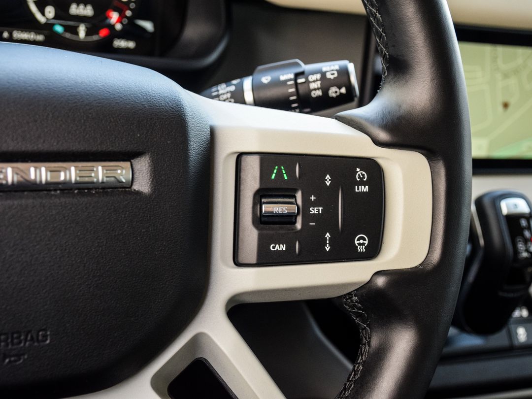2024 Land Rover Defender 110 P400 X-Dynamic SE, Toronto, Cash