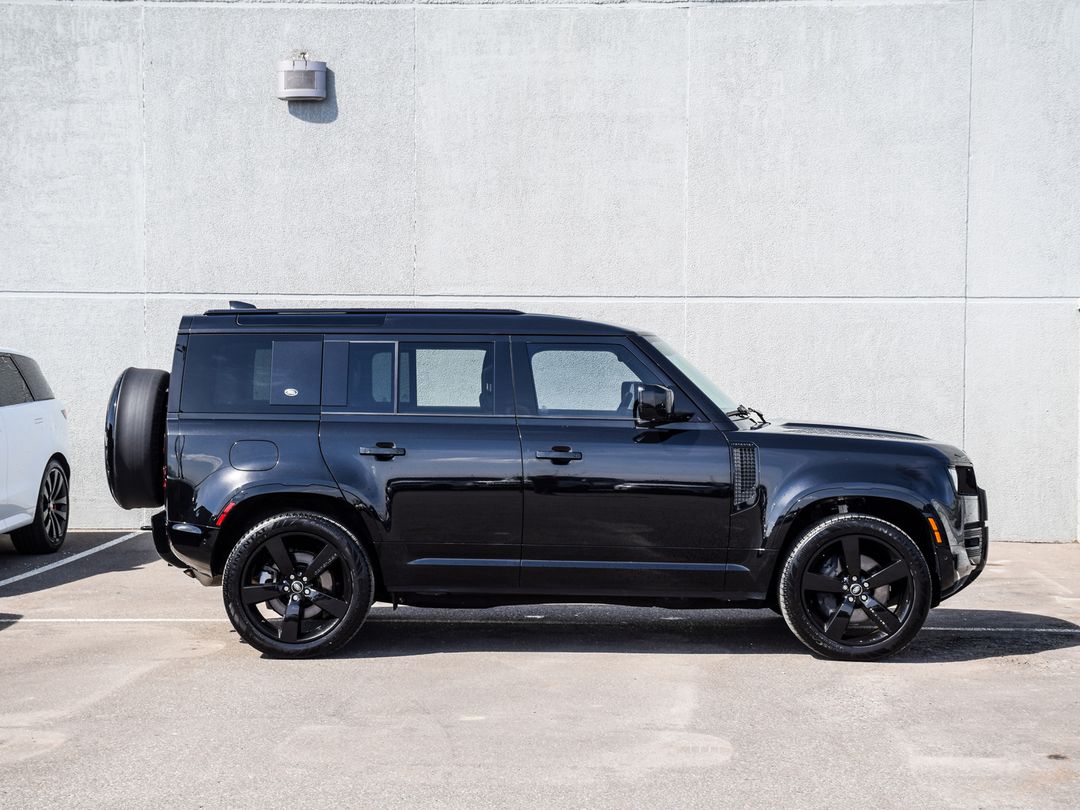 2024 Land Rover Defender 110 P400 X-Dynamic SE, Toronto, Cash