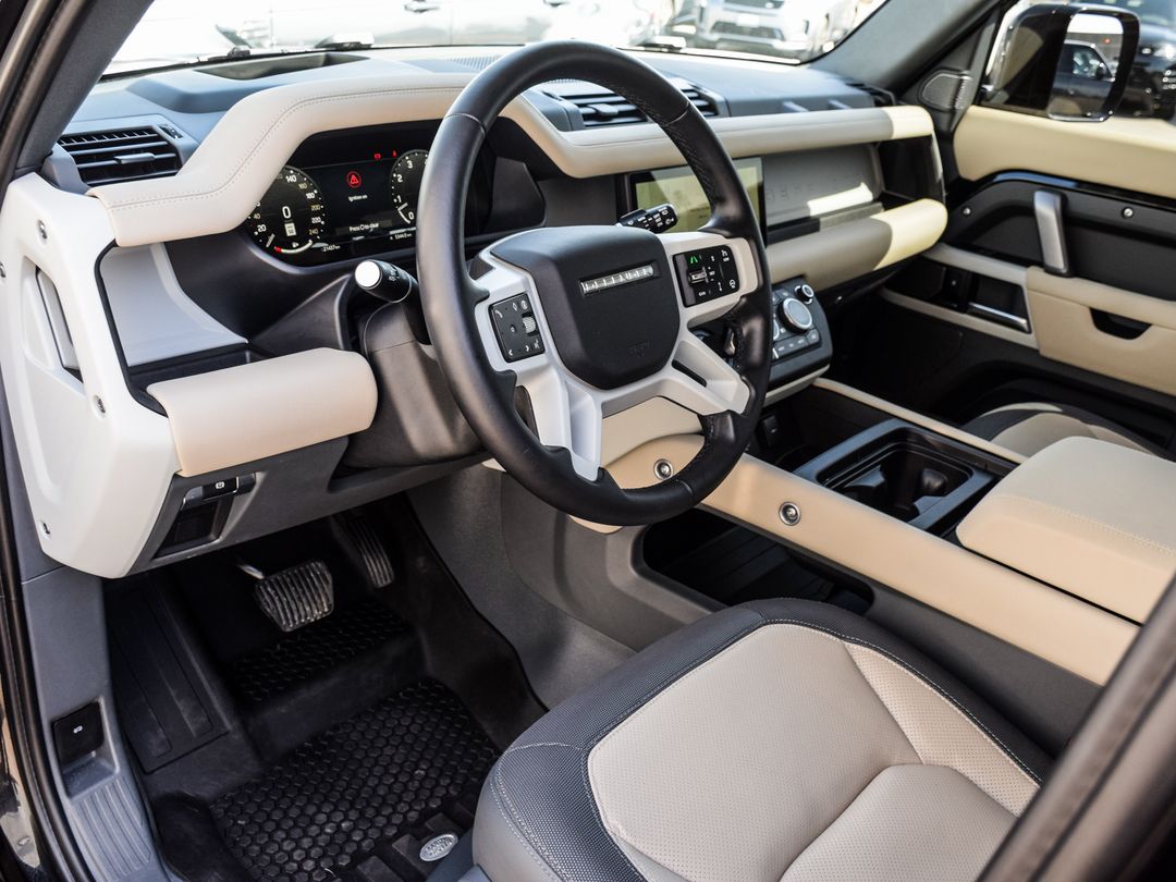2024 Land Rover Defender 110 P400 X-Dynamic SE, Toronto, Cash