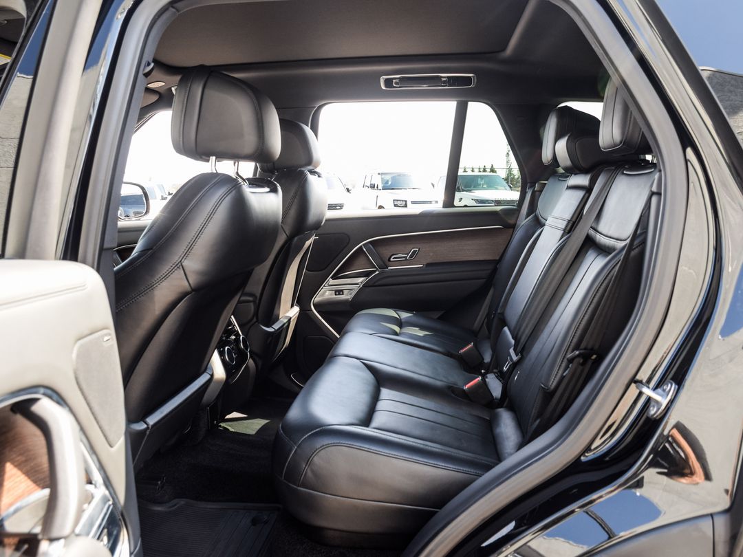 2023 Land Rover Range Rover P530 SE, Toronto, Cash