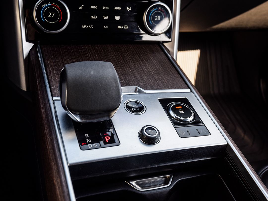 2023 Land Rover Range Rover P530 SE, Toronto, Cash