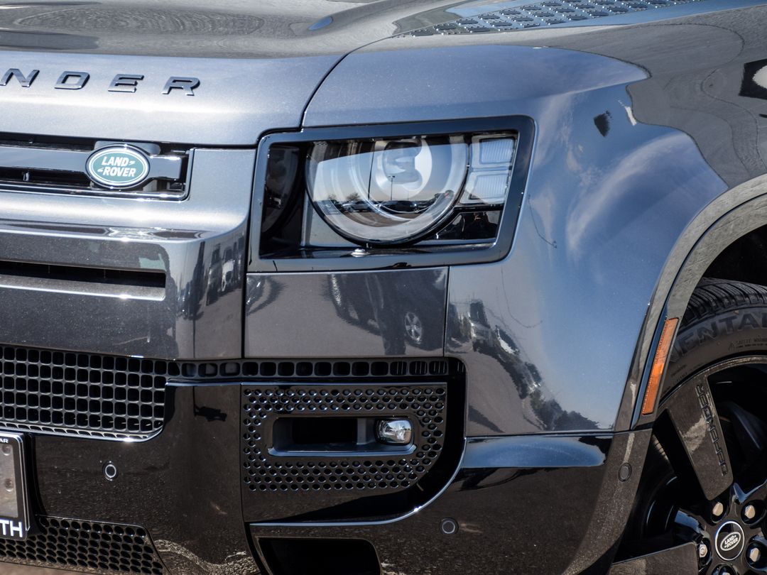 2025 Land Rover Defender 110 P400 X-Dynamic SE, Toronto, Cash