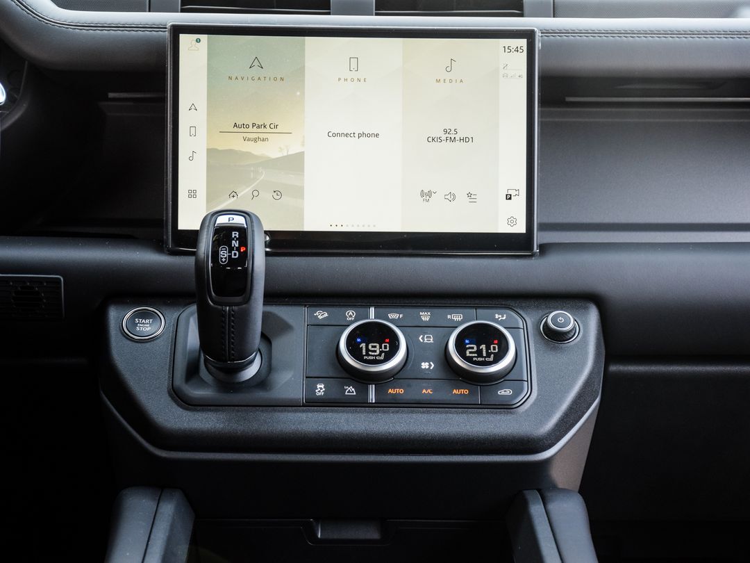 2025 Land Rover Defender 110 P400 X-Dynamic SE, Toronto, Cash