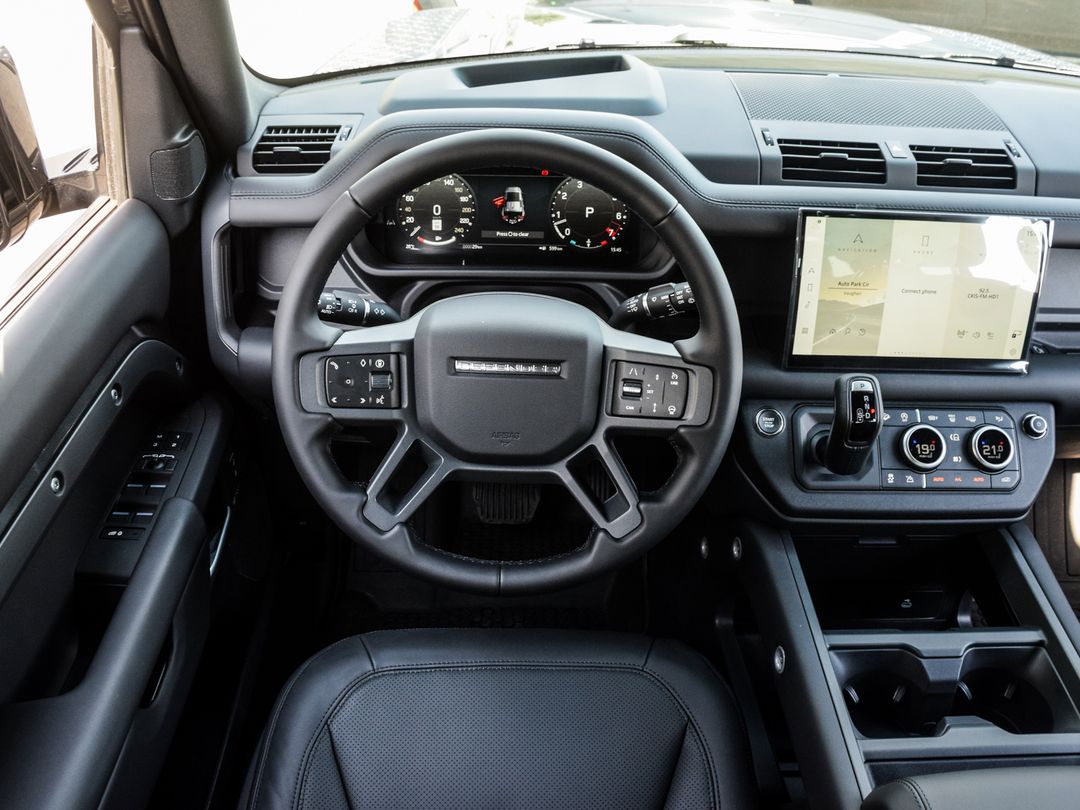 2025 Land Rover Defender 110 P400 X-Dynamic SE, Toronto, Cash