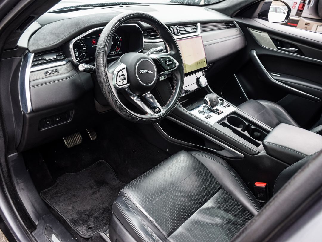 2021 Jaguar F-PACE P550 SVR, Toronto, Cash