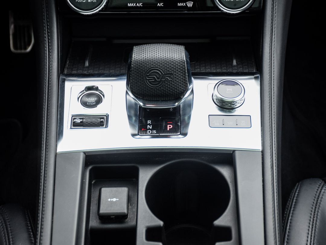 2021 Jaguar F-PACE P550 SVR, Toronto, Cash
