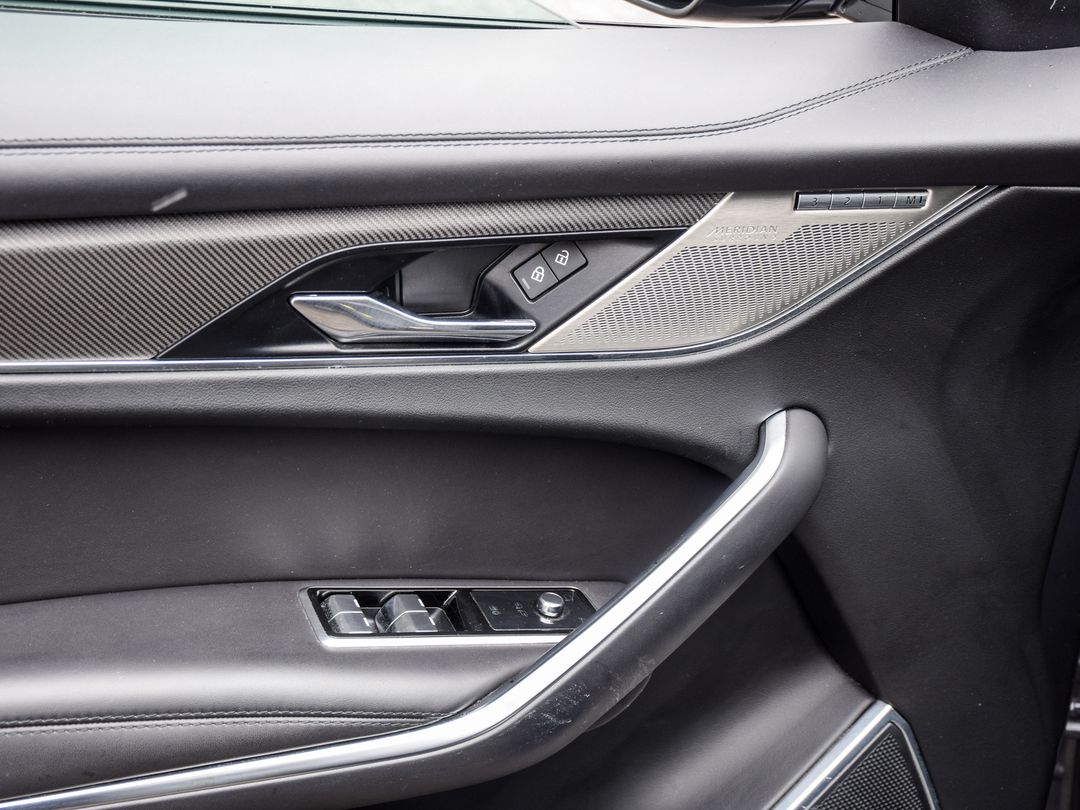 2021 Jaguar F-PACE P550 SVR, Toronto, Cash