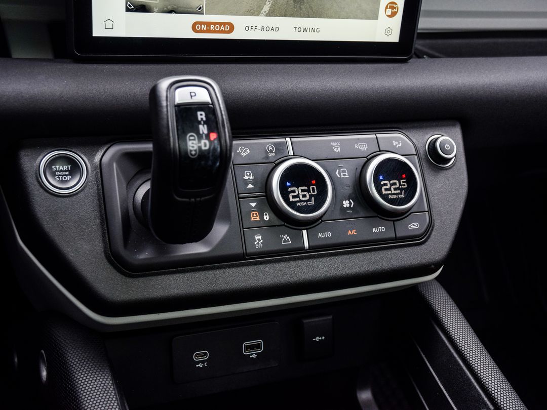 2022 Land Rover Defender 110 X-Dynamic SE, Toronto, Cash