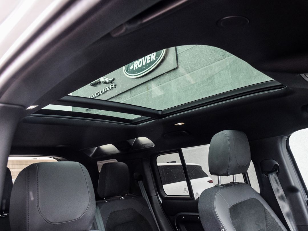 2022 Land Rover Defender 110 X-Dynamic SE, Toronto, Cash