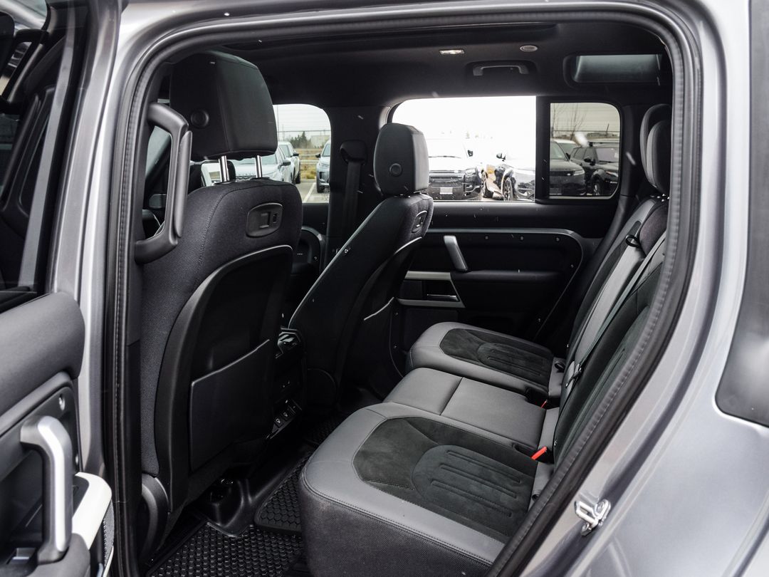 2022 Land Rover Defender 110 X-Dynamic SE, Toronto, Cash