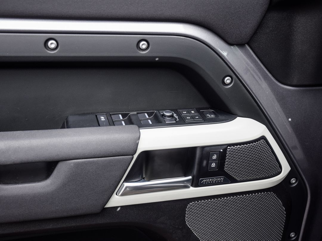 2022 Land Rover Defender 110 X-Dynamic SE, Toronto, Cash