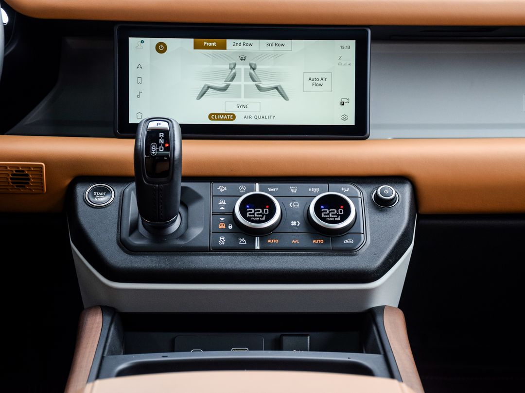 2024 Land Rover Defender 110 P400 X-Dynamic SE, Toronto, Cash