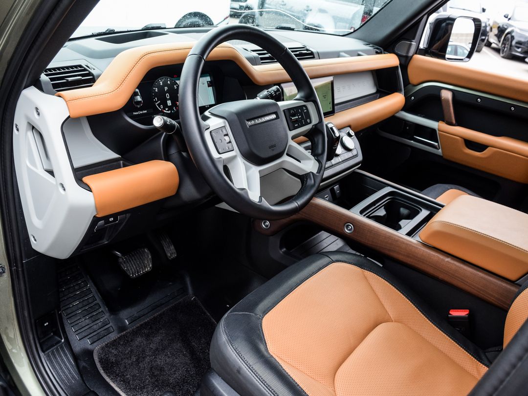 2024 Land Rover Defender 110 P400 X-Dynamic SE, Toronto, Cash