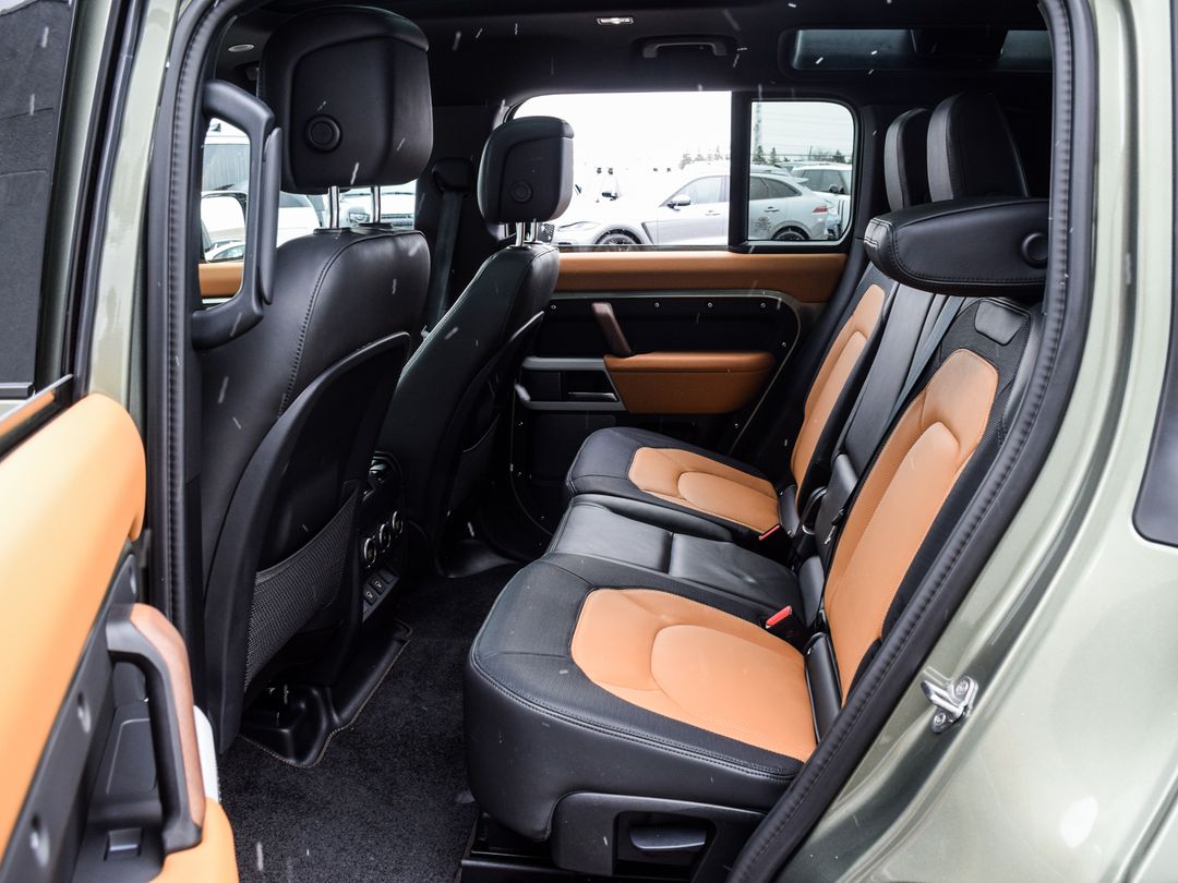 2024 Land Rover Defender 110 P400 X-Dynamic SE, Toronto, Cash