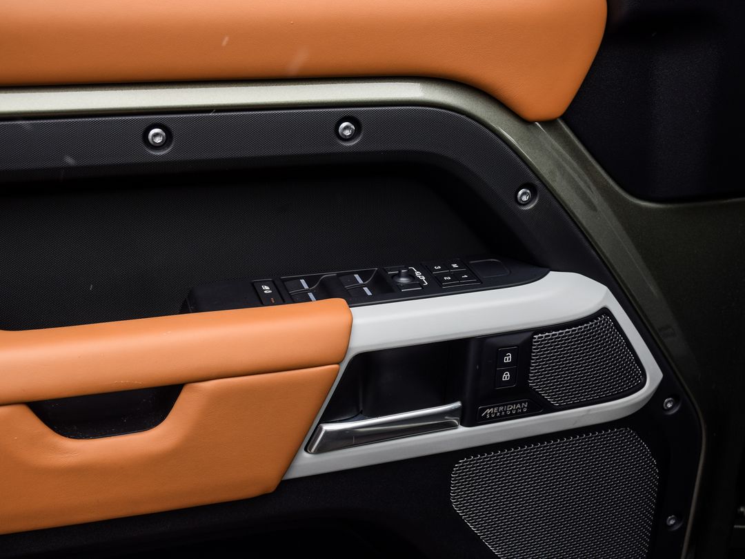 2024 Land Rover Defender 110 P400 X-Dynamic SE, Toronto, Cash