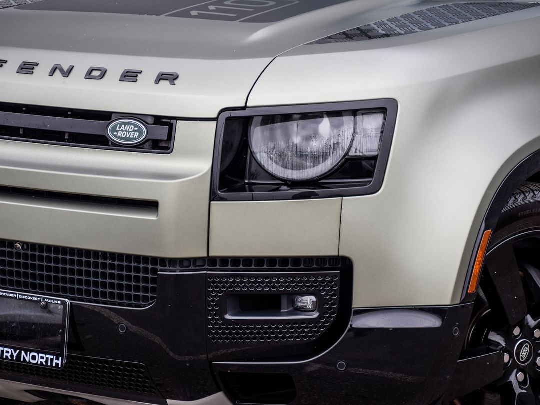 2024 Land Rover Defender 110 P400 X-Dynamic SE, Toronto, Cash
