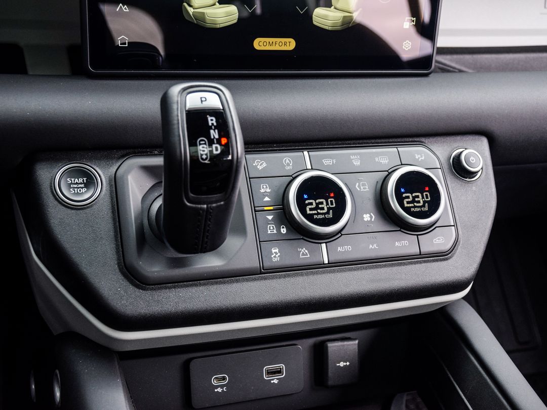 2024 Land Rover Defender 110 P300 S, Toronto, Cash