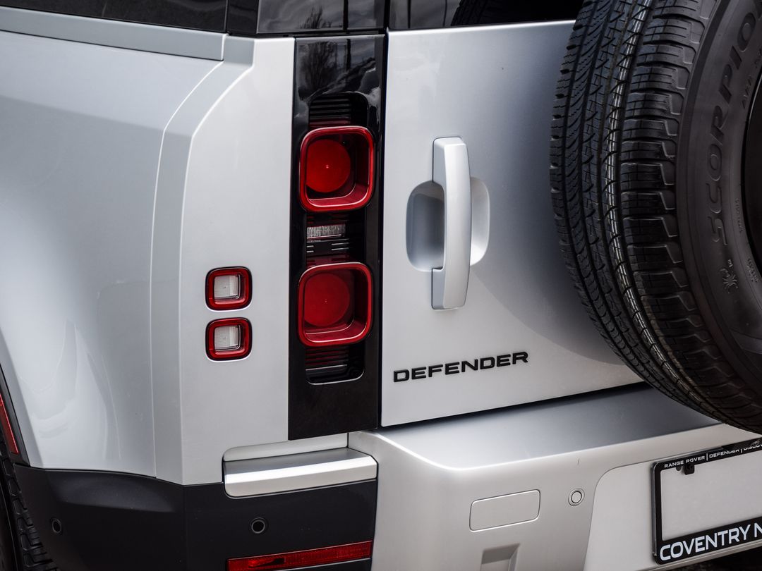 2024 Land Rover Defender 110 P300 S, Toronto, Cash