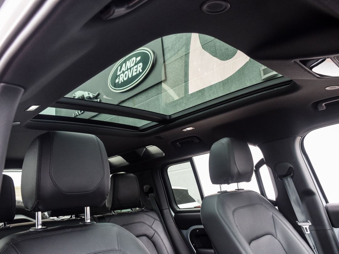 2024 Land Rover Defender 110 P300 S, Toronto, Cash