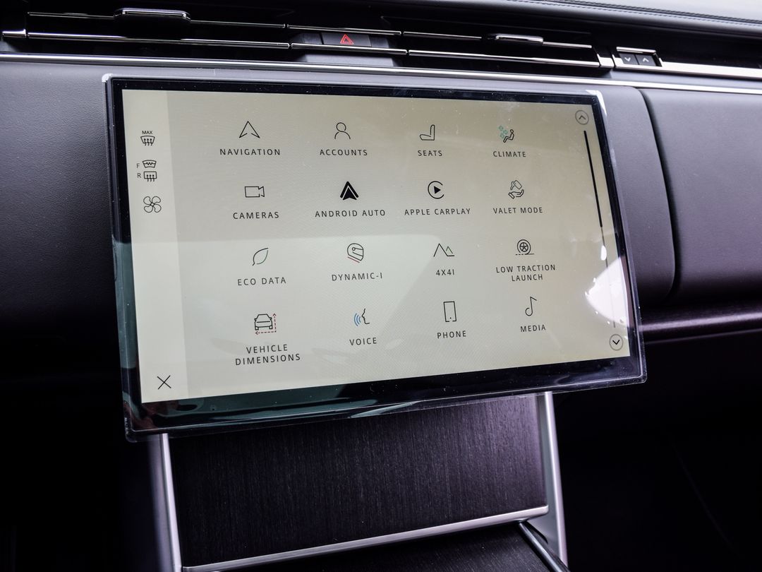 2025 Land Rover Range Rover P615 SV LWB, Toronto, Cash
