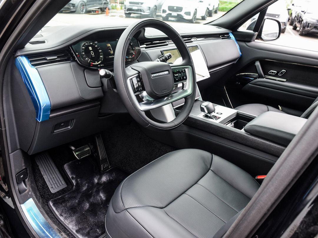 2025 Land Rover Range Rover P615 SV LWB, Toronto, Cash