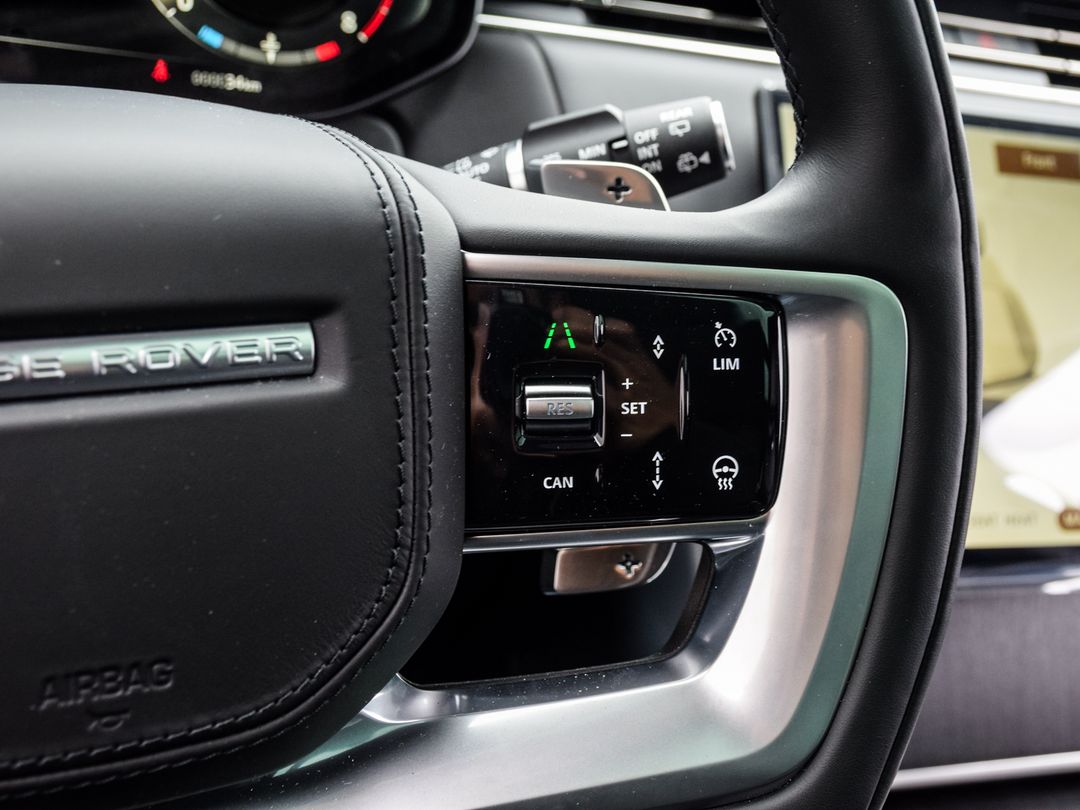 2025 Land Rover Range Rover P615 SV LWB, Toronto, Cash