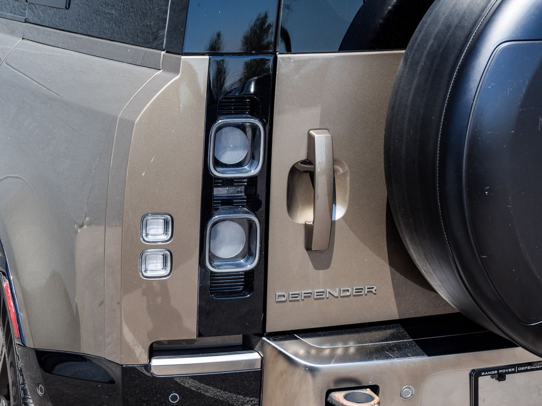 2020 Land Rover Defender 110 X, Toronto, Cash