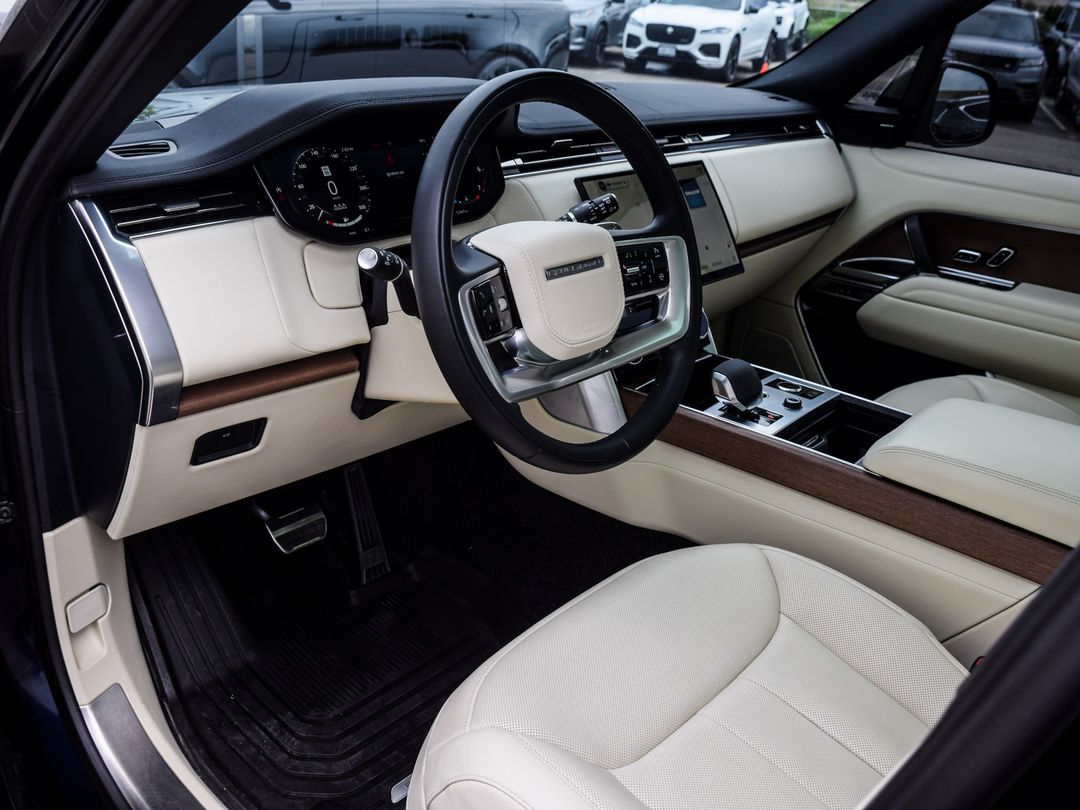 2023 Land Rover Range Rover P400 SE, Toronto, Cash