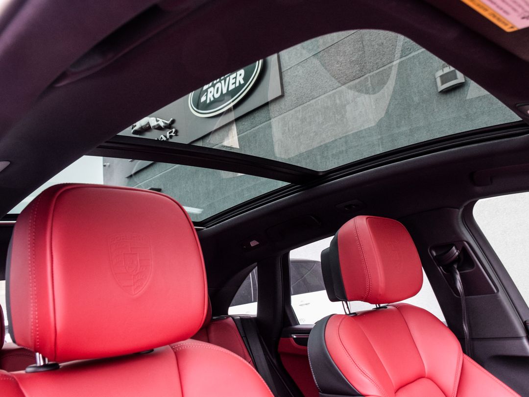 2024 Porsche Macan T, Toronto, Cash