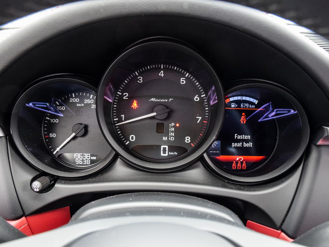 2024 Porsche Macan T, Toronto, Cash