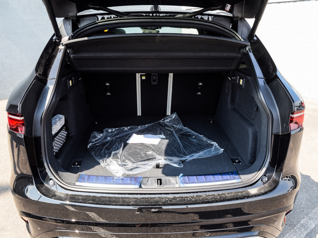 2026 Jaguar F-PACE P400 R-Dynamic S, Toronto, Cash