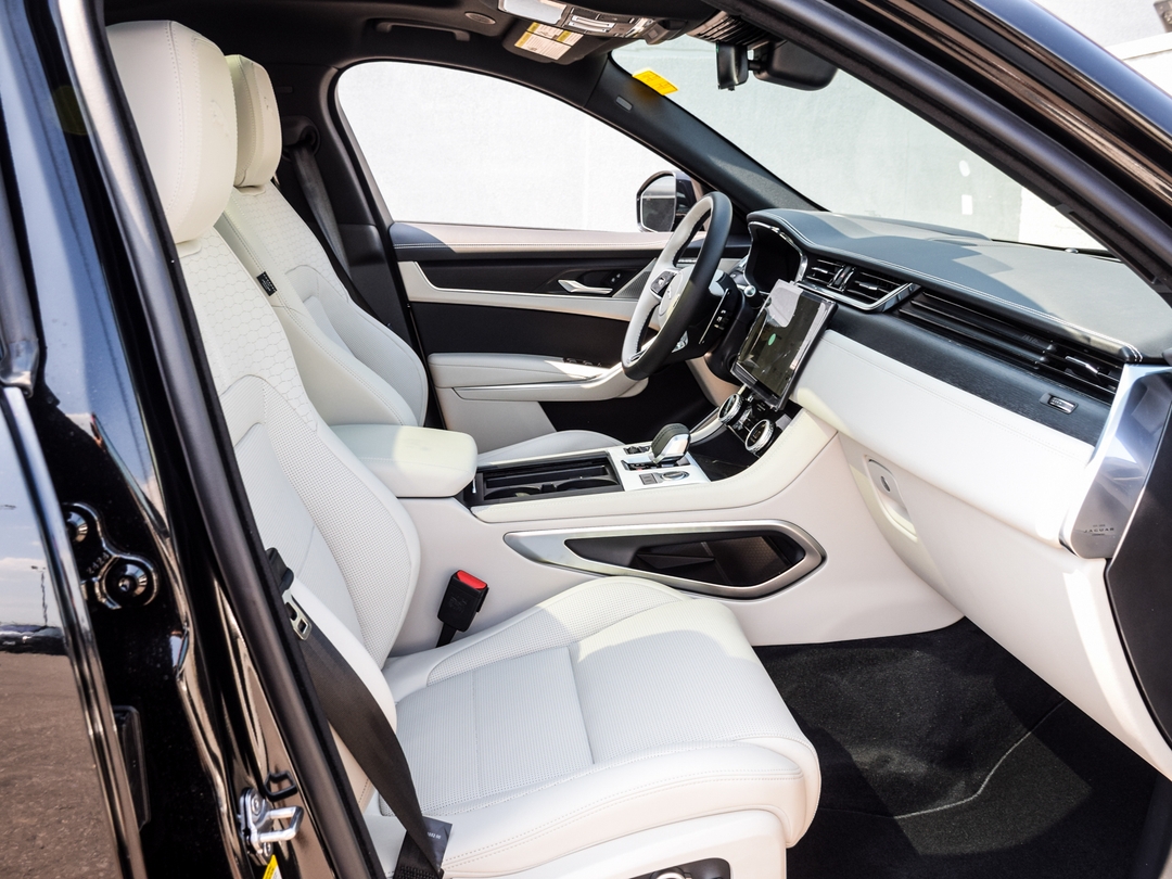 2026 Jaguar F-PACE P400 R-Dynamic S, Toronto, Cash