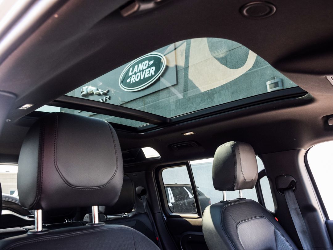 2021 Land Rover Defender 110 X-Dynamic SE, Toronto, Cash